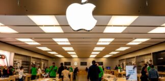 Apple закриє свій перший об’єднаний роздрібний магазин