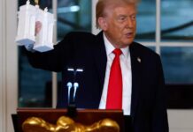Арка Трампа отримала схвалення
