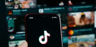 Comment fonctionnent les duos TikTok et pourquoi ils ont changé la créativité des médias sociaux
